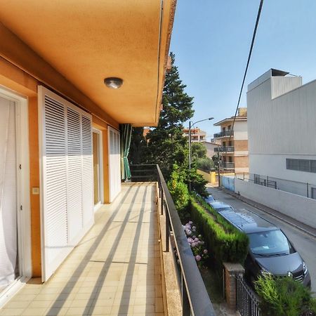 Big Apartment Caprabo Lloret de Mar Bagian luar foto